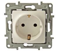 Розетка 2К+З Legrand Etika 16A 250V немецкий стандарт белая 672221