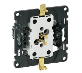 Розетка двойная Legrand Valena Мех In Matic 16A 250V с/з с защитными шторками безвинт. зажим 753031