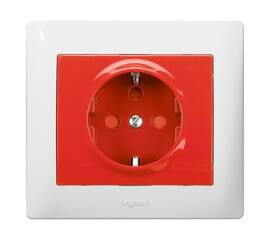 Розетка 2К+3 Legrand Galea Life Magic 16A 250V с/з с блокировкой красная 771029