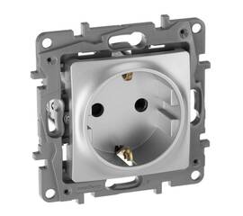 Розетка 2К+З Legrand Etika 16A 250V со шторками немецкий стандарт алюминий 672422