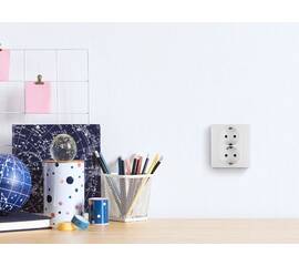 Розетка двойная с/з со шторками Legrand Inspiria 673755