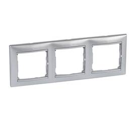 Рамка трехместная Legrand Valena Classic 694332