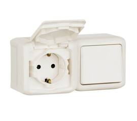 Блок выключатель одноклавишный и розетка 2К+З Legrand Quteo 16A 250V с/з со шторками крышкой IP44 белый 782318