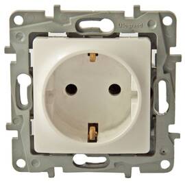 Розетка 2К+З Legrand Etika 16A 250V немецкий стандарт белая 672221