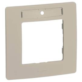 Рамка 1-постовая Legrand Etika с держателем для маркировки слоновая кость 672516