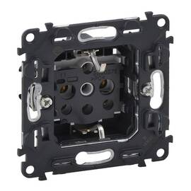Розетка 2К+З Legrand Valena Мех In Matic 16A 250V 753025