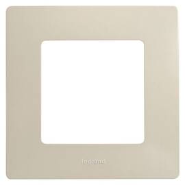 Рамка 1-постовая Legrand Etika слоновая кость 672511