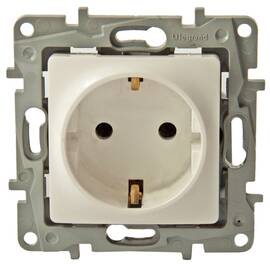 Розетка 2К+З Legrand Etika 16A 250V немецкий стандарт белая 672221