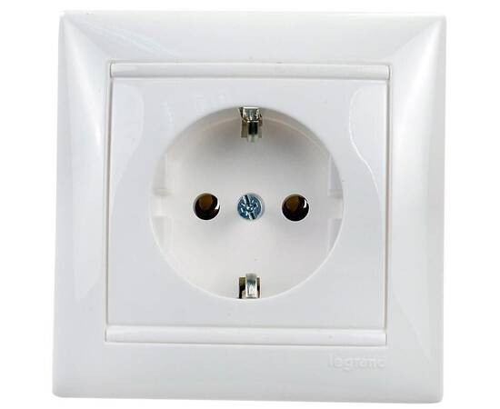 Розетка 2К+3 Legrand Valena 16A 250V с/з белая 774423