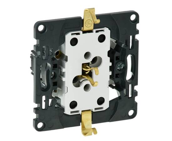 Розетка двойная Legrand Valena Мех In Matic 16A 250V с/з с защитными шторками безвинт. зажим 753031