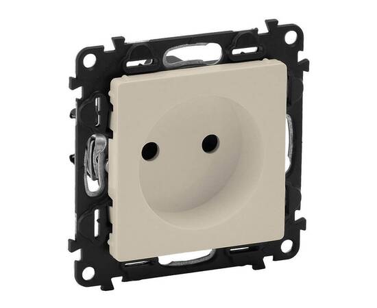 Розетка Legrand Valena Life 16A 250V б/з со шторками безвинтовой зажим слоновая кость 753516