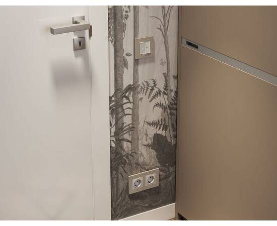 Рамка трехместная Ambrella Volt Qubi AF250363, изображение 2