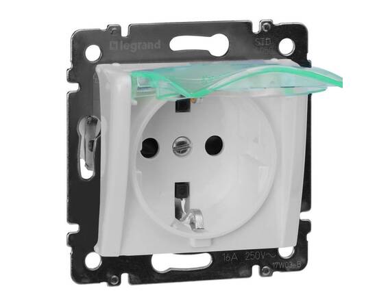 Розетка 2К+З Legrand Valena 16A 250V со шторками крышкой немецкий стандарт белая 774220