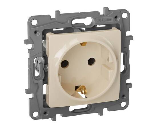 Розетка 2К+З Legrand Etika 16A 250V немецкий стандарт слоновая кость 672321