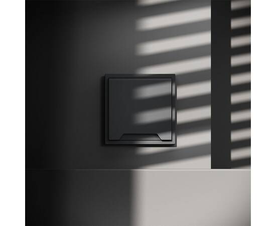 Розетка с защитными шторками и крышкой Voltum S70 VLS040307, изображение 2