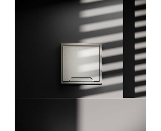 Розетка с защитными шторками и крышкой Voltum S70 VLS040304, изображение 2