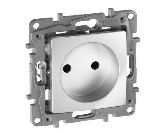 Розетка 2К Legrand Etika 16A 250V со шторками алюминий 672434